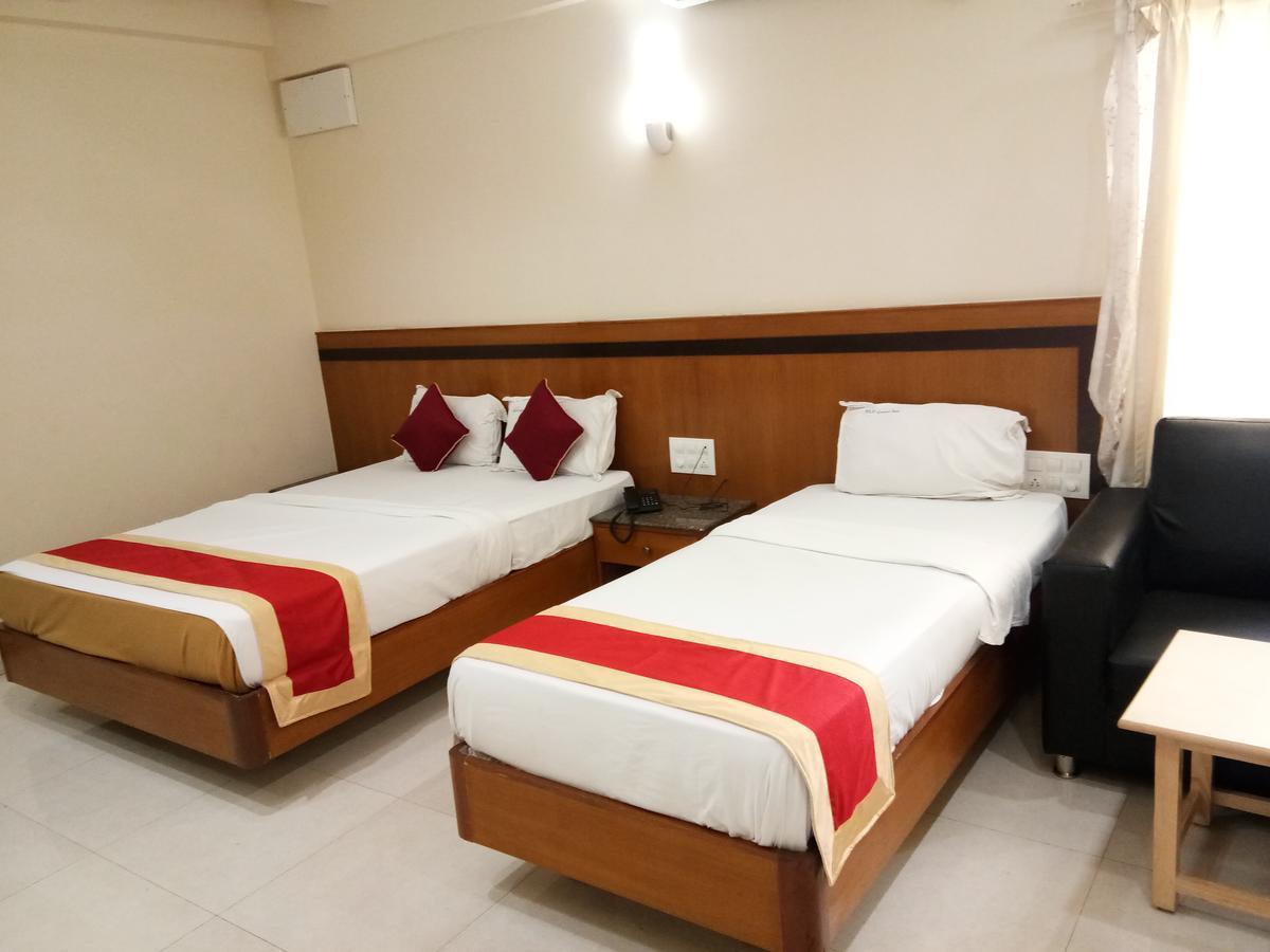 Hlv Grand Inn Бенґалуру Екстер'єр фото
